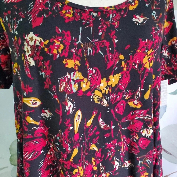 LULAROE | Perfect T in Dark Floral sz XS - Picture 2 of 6